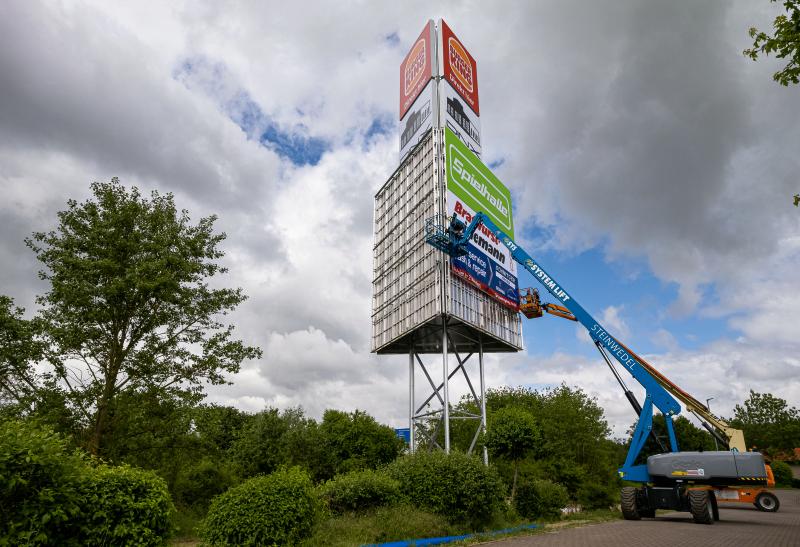 Werbepylon - Autohof Northeim2